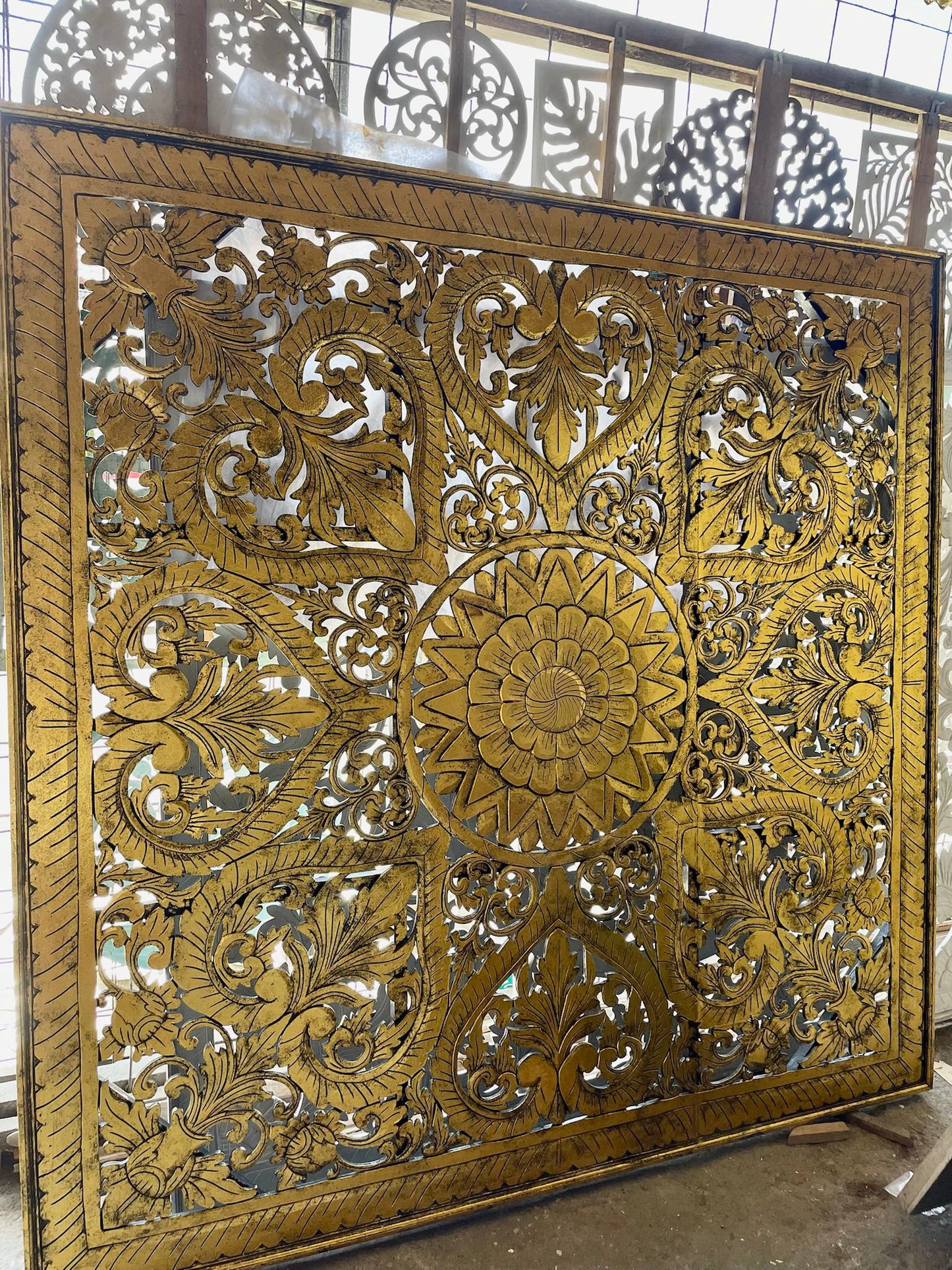 Carved Bed Headboard "Jantung" - Gold