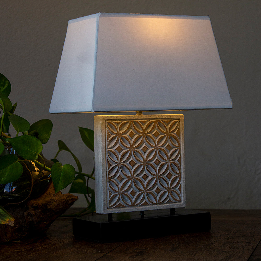 Carved Table Lamp 'Batik' - White